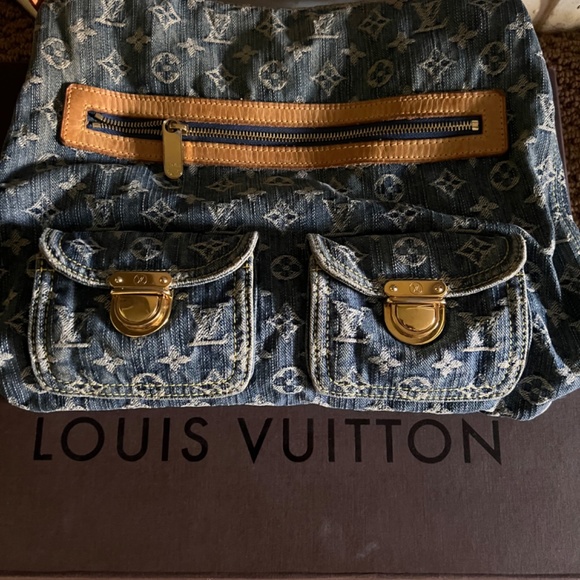 Louis Vuitton - Picture 6 of 8